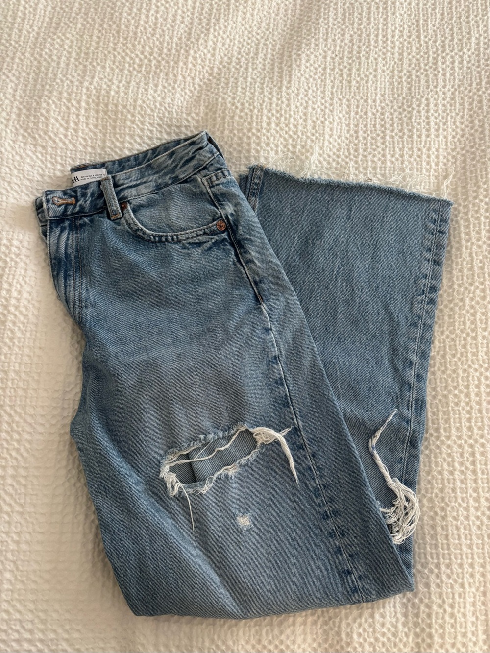 Zara medium Blue High-Rise Distressed Straight Jeans